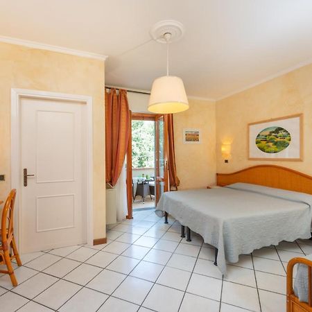 Hotel Tirreno Forte dei Marmi Exteriör bild