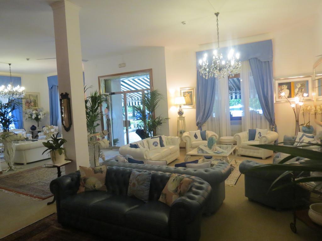 Hotel Tirreno Forte dei Marmi Exteriör bild