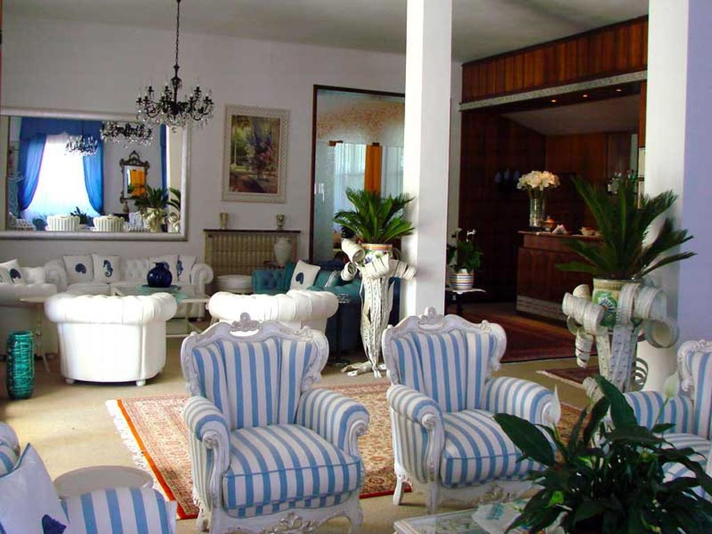 Hotel Tirreno Forte dei Marmi Exteriör bild