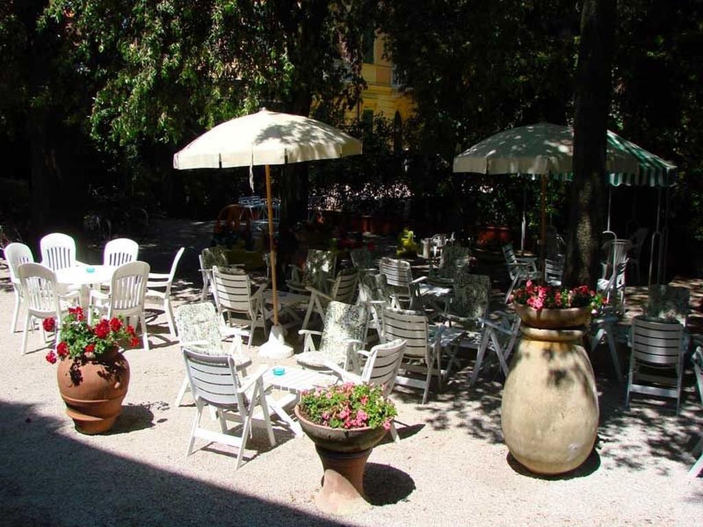 Hotel Tirreno Forte dei Marmi Exteriör bild