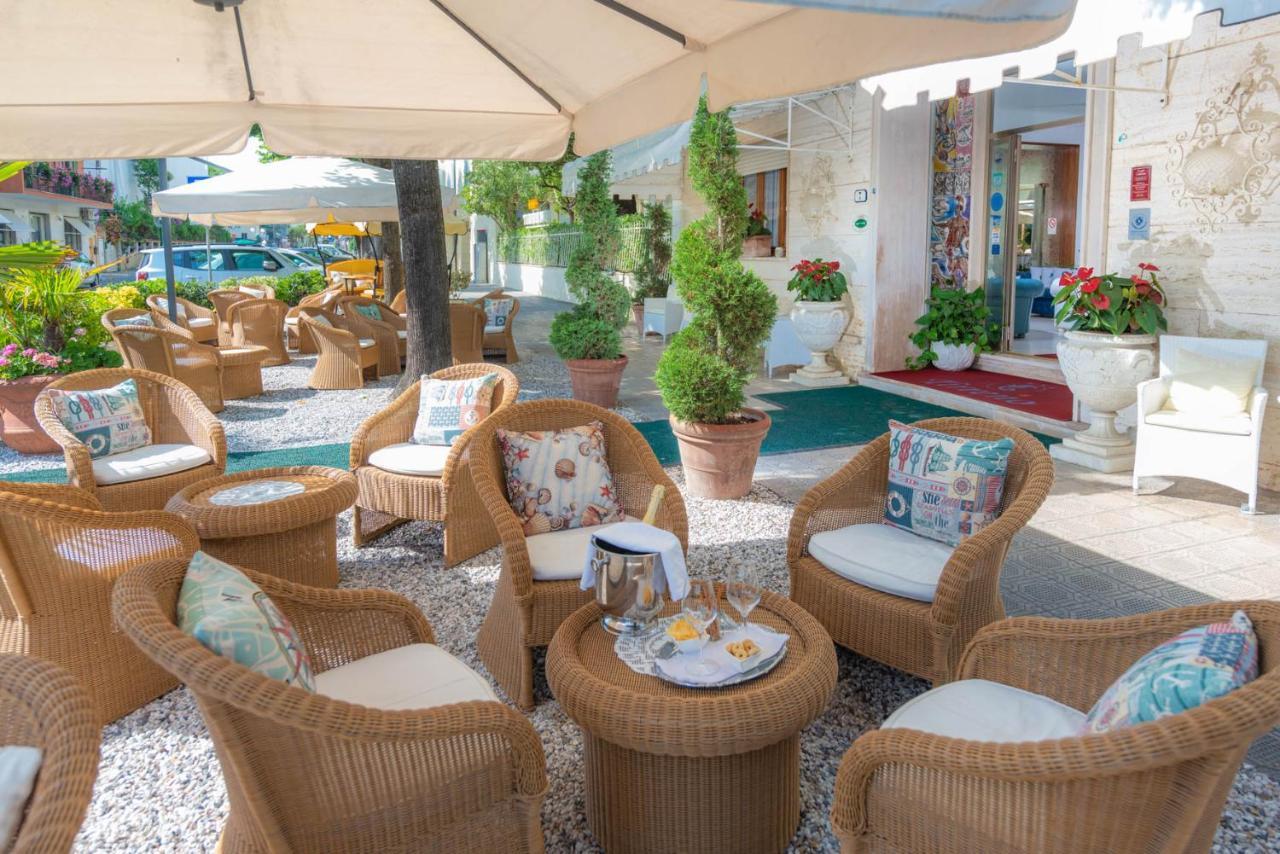 Hotel Tirreno Forte dei Marmi Exteriör bild