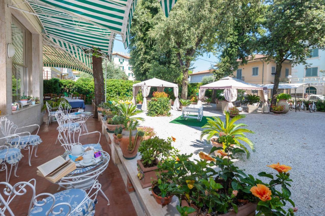 Hotel Tirreno Forte dei Marmi Exteriör bild
